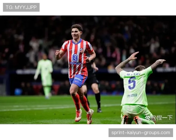 利物浦后场组织稳定,攻防两端兼顾,在利物浦效力过的后卫 利物浦后场组织稳定,攻防两端兼顾,在利物浦效力过的后卫